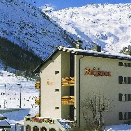 Hotell Bristol 3*