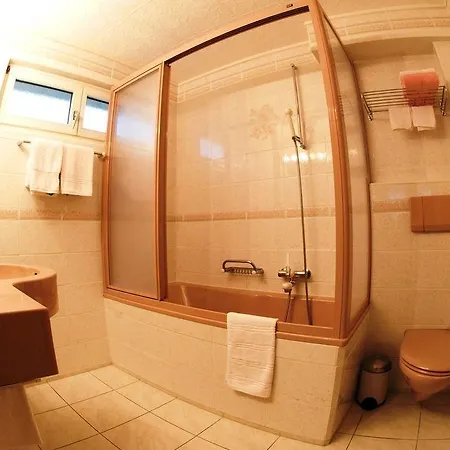 Hotell Bristol 3*