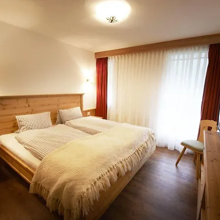 Hotell Bristol 3*