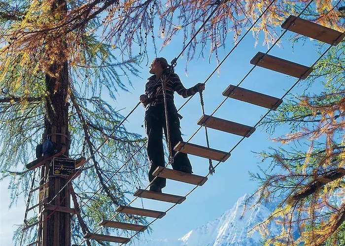 布里斯托尔酒店 3* 萨斯费